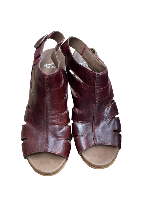 Sandals Heels Block By Dansko In Maroon, Size:9.5