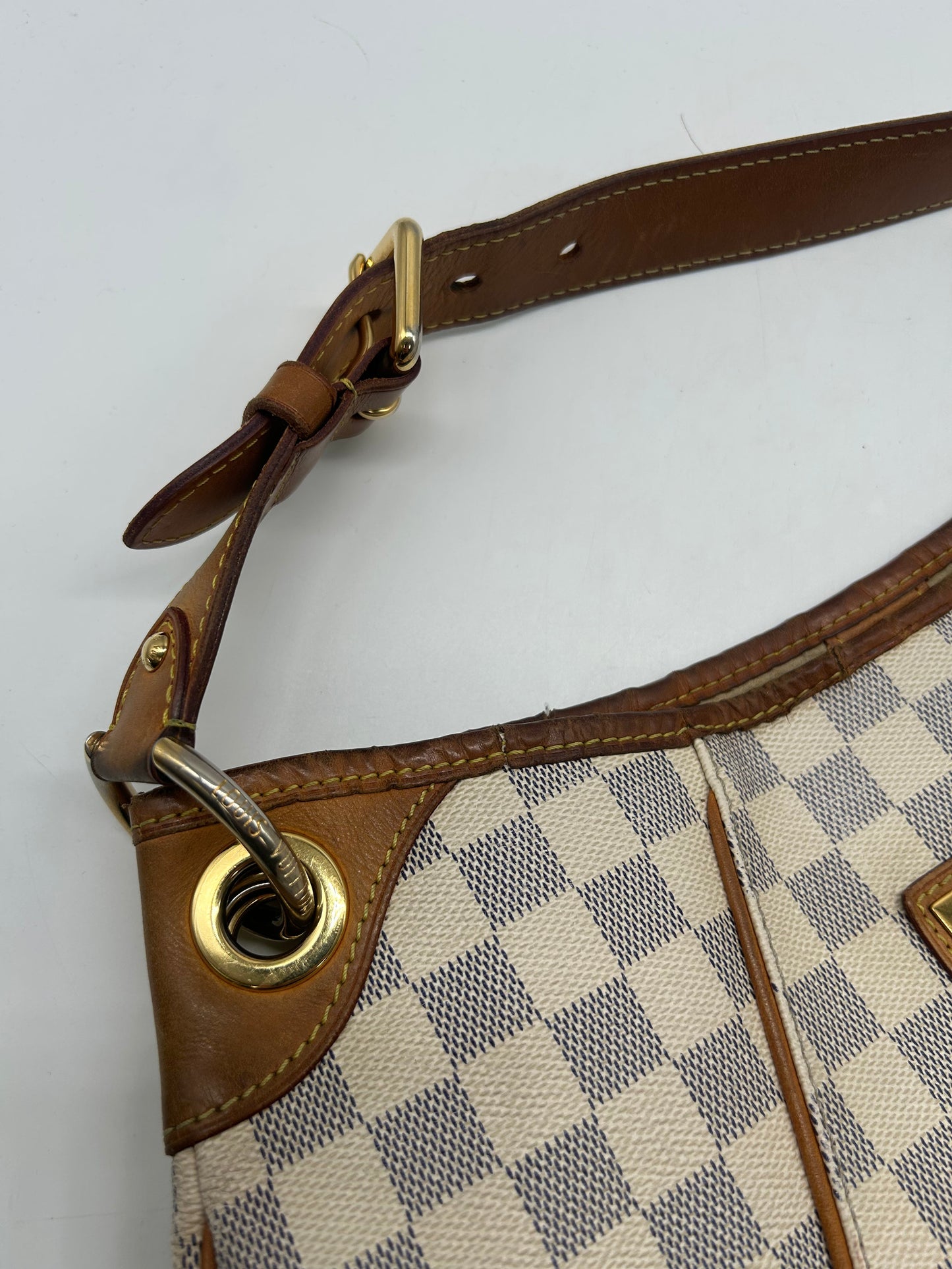 Handbag Luxury Designer By Louis Vuitton, Size: Large