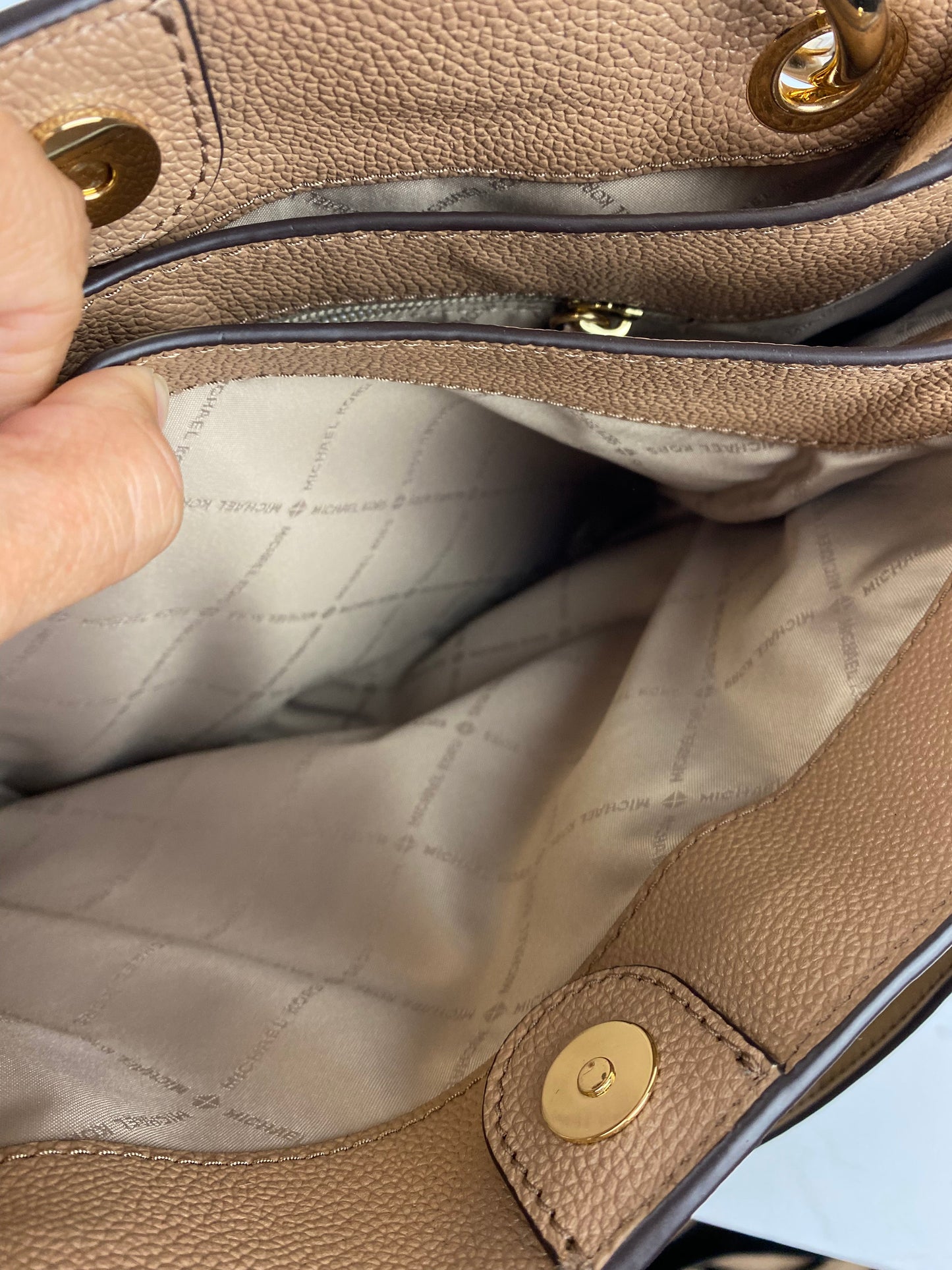 Handbag Designer By Michael Kors, Size: Medium