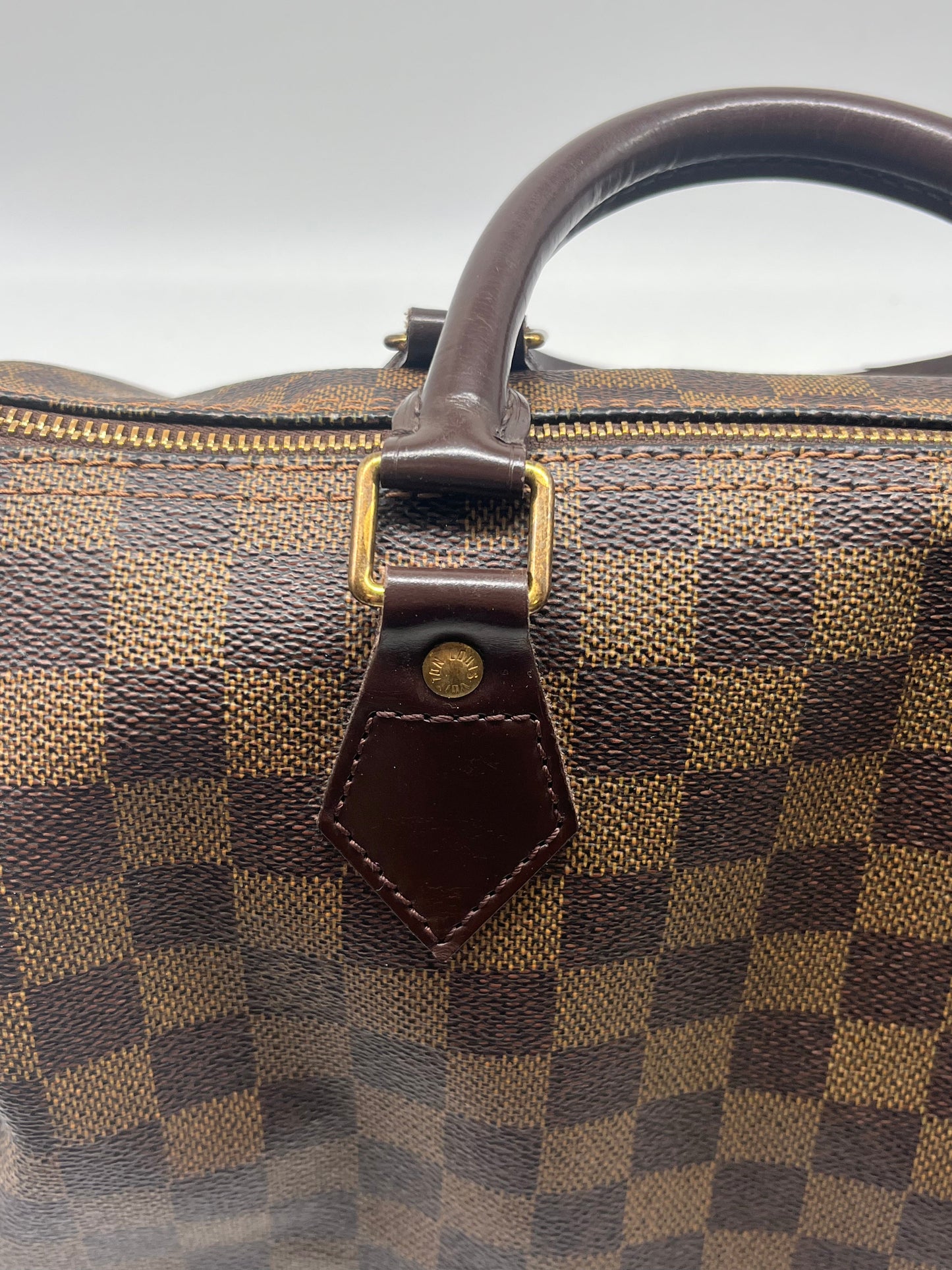 Handbag Luxury Designer By Louis Vuitton, Size: Medium