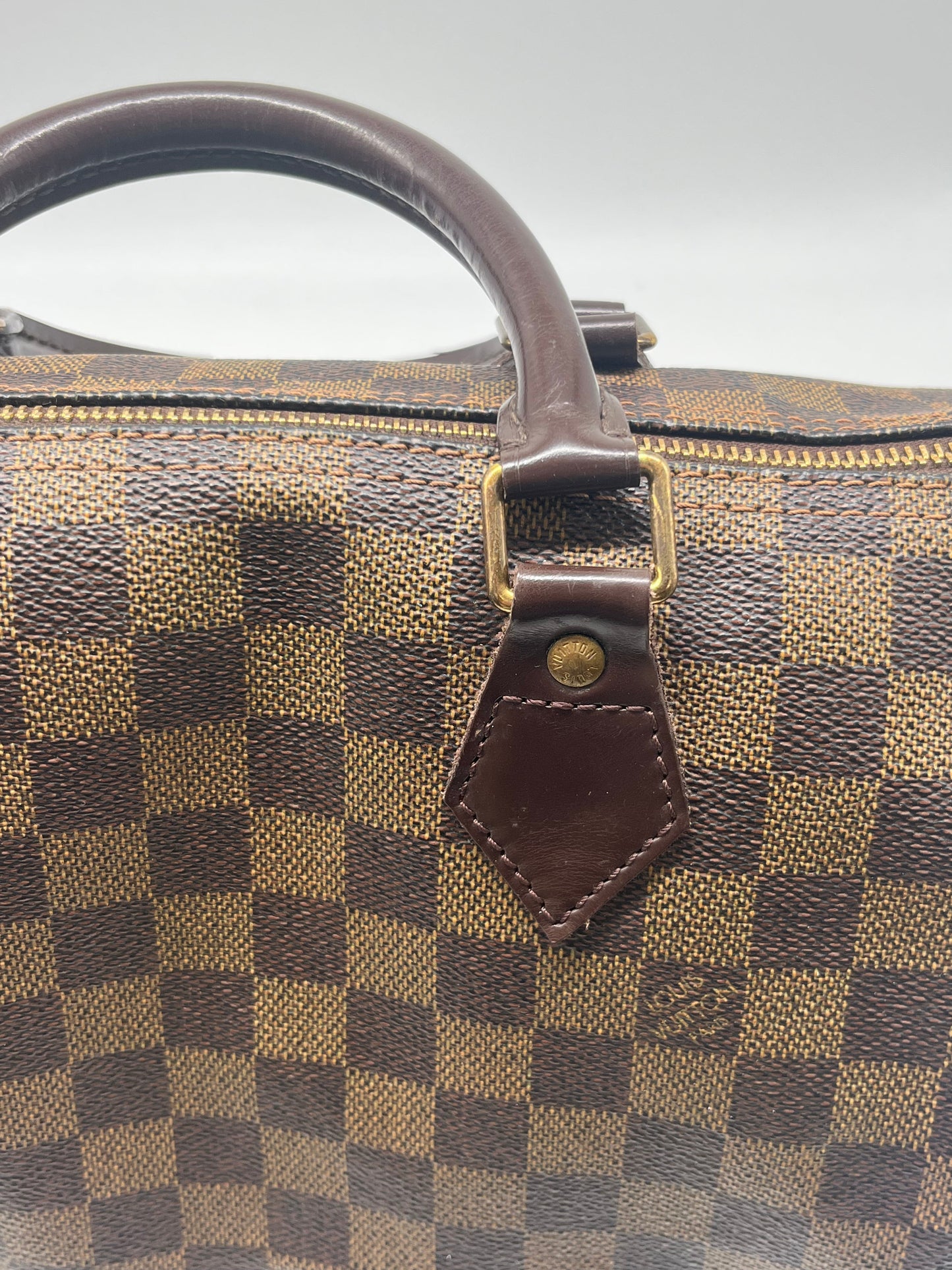 Handbag Luxury Designer By Louis Vuitton, Size: Medium