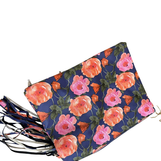 Clutch By Kelly And Katie In Floral Print, Size:Large