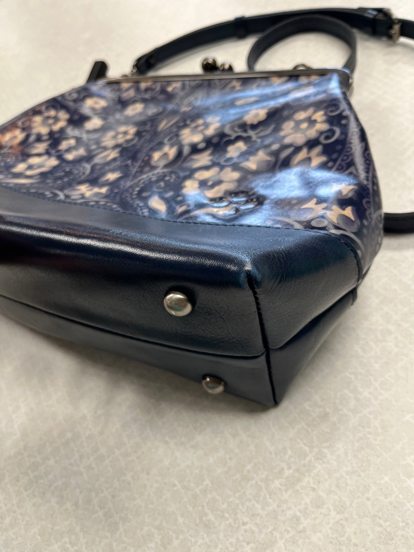 Crossbody Designer By Patricia Nash In Blue & Cream, Size:Medium