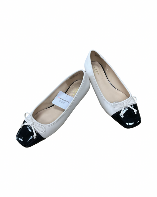 Shoes Flats By Liz Claiborne In Black & Cream, Size:9
