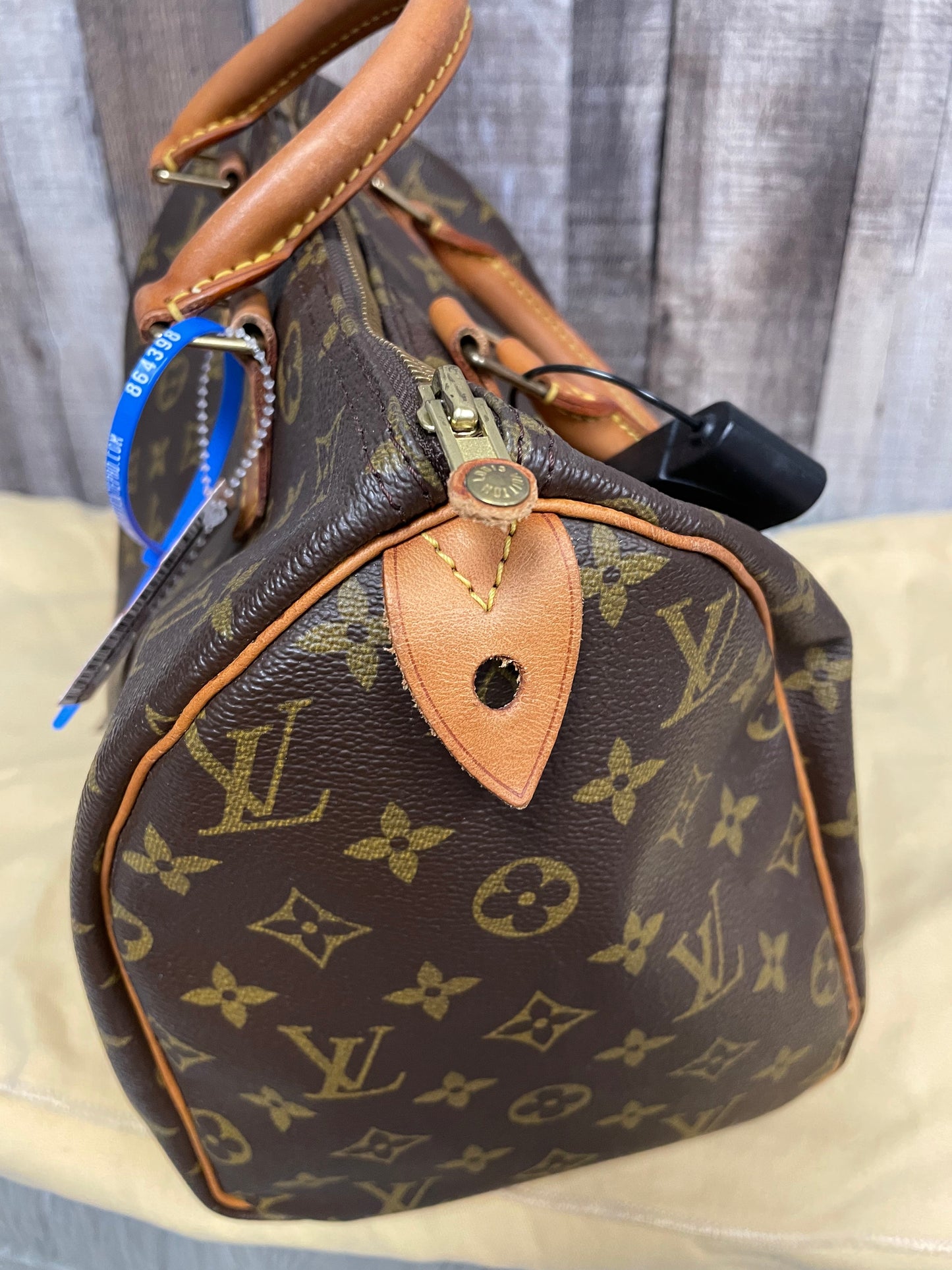 Handbag Luxury Designer Louis Vuitton, Size Large