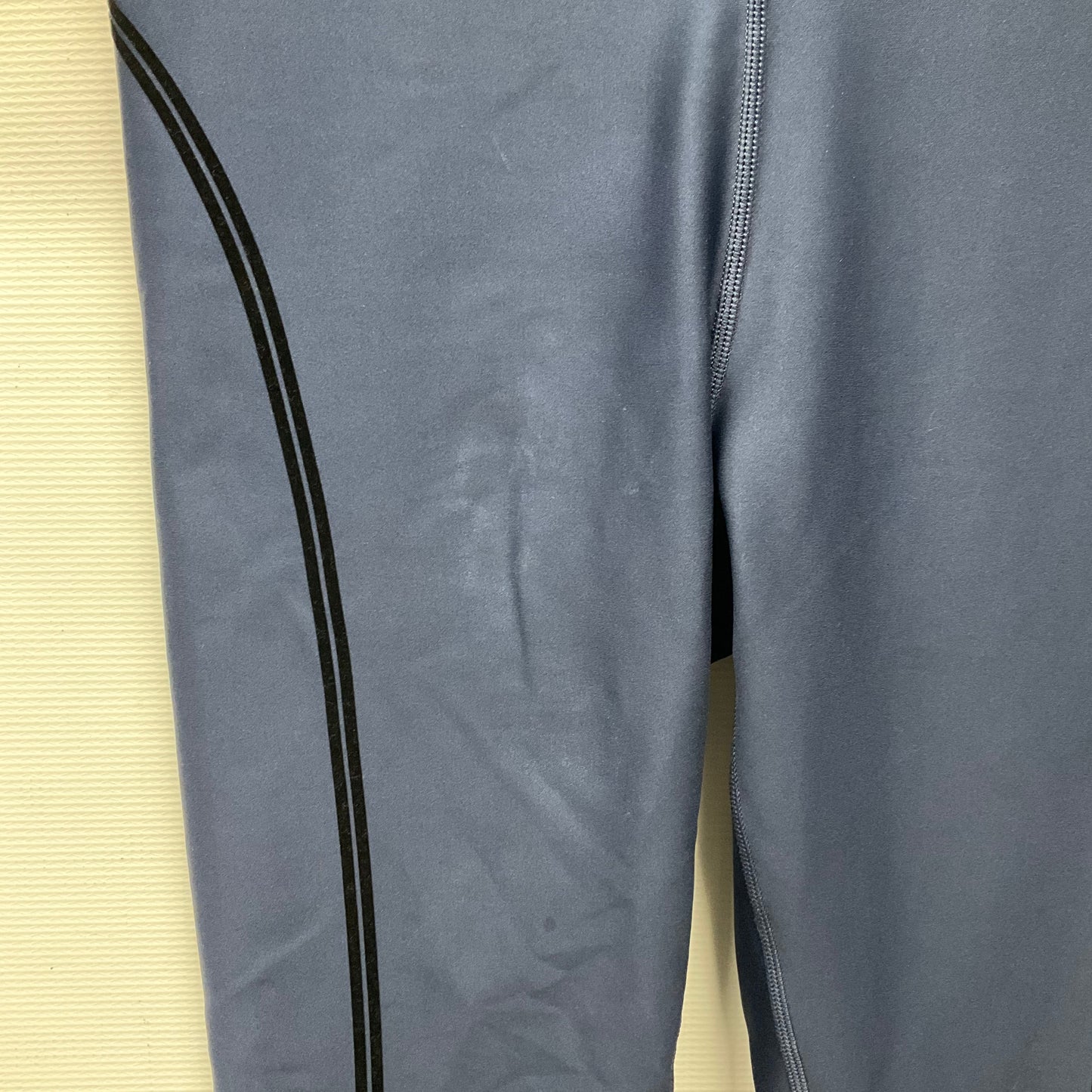 Athletic Leggings By Alo In Navy, Size: Xs