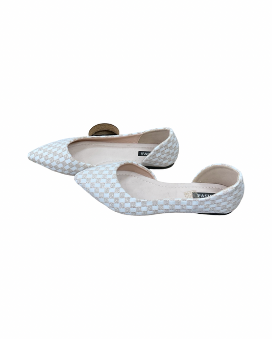 Shoes Flats By Clothes Mentor In Tan & White, Size:10.5