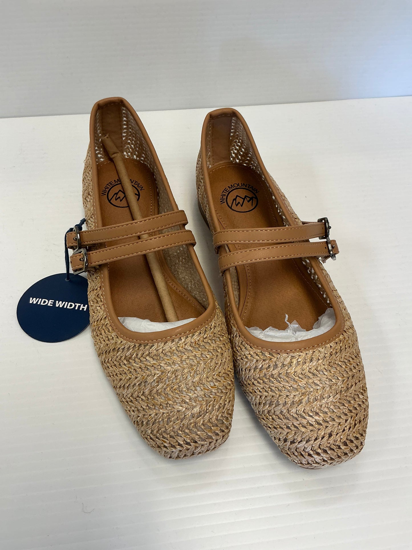 Shoes Flats By White Mountain In Tan, Size: 6.5