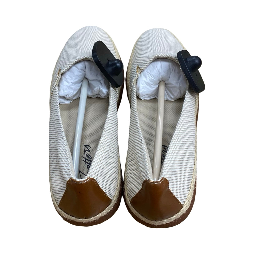 Shoes Flats By Clothes Mentor In Beige, Size:6.5