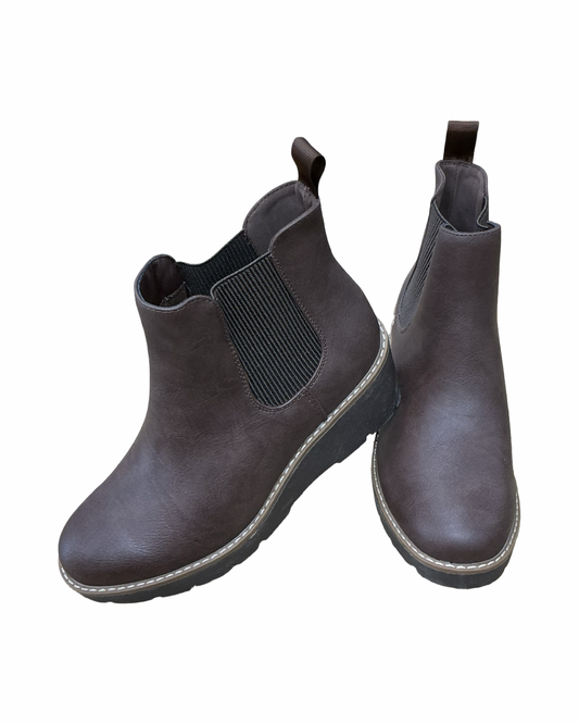 Boots Ankle Flats By Clothes Mentor In Brown, Size:6
