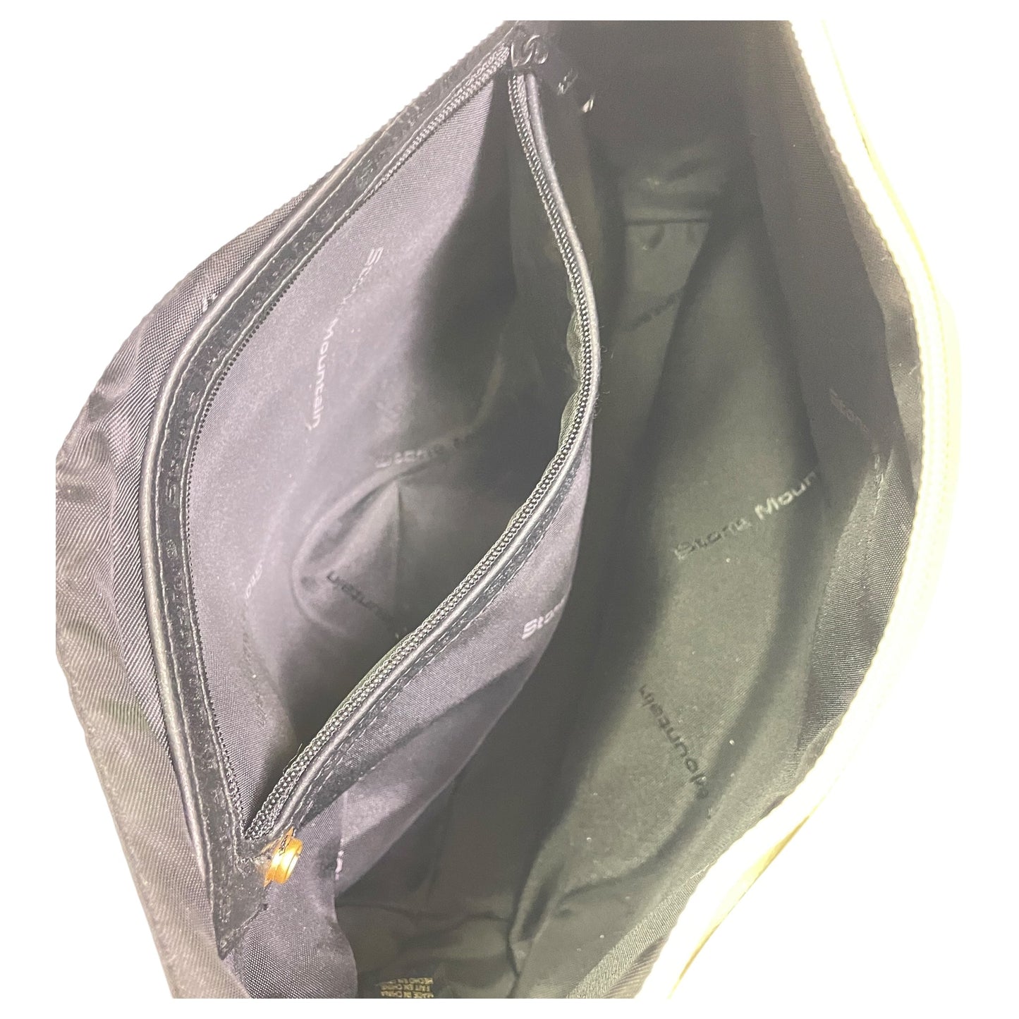 Handbag By Stone Mountain In White, Size:Medium