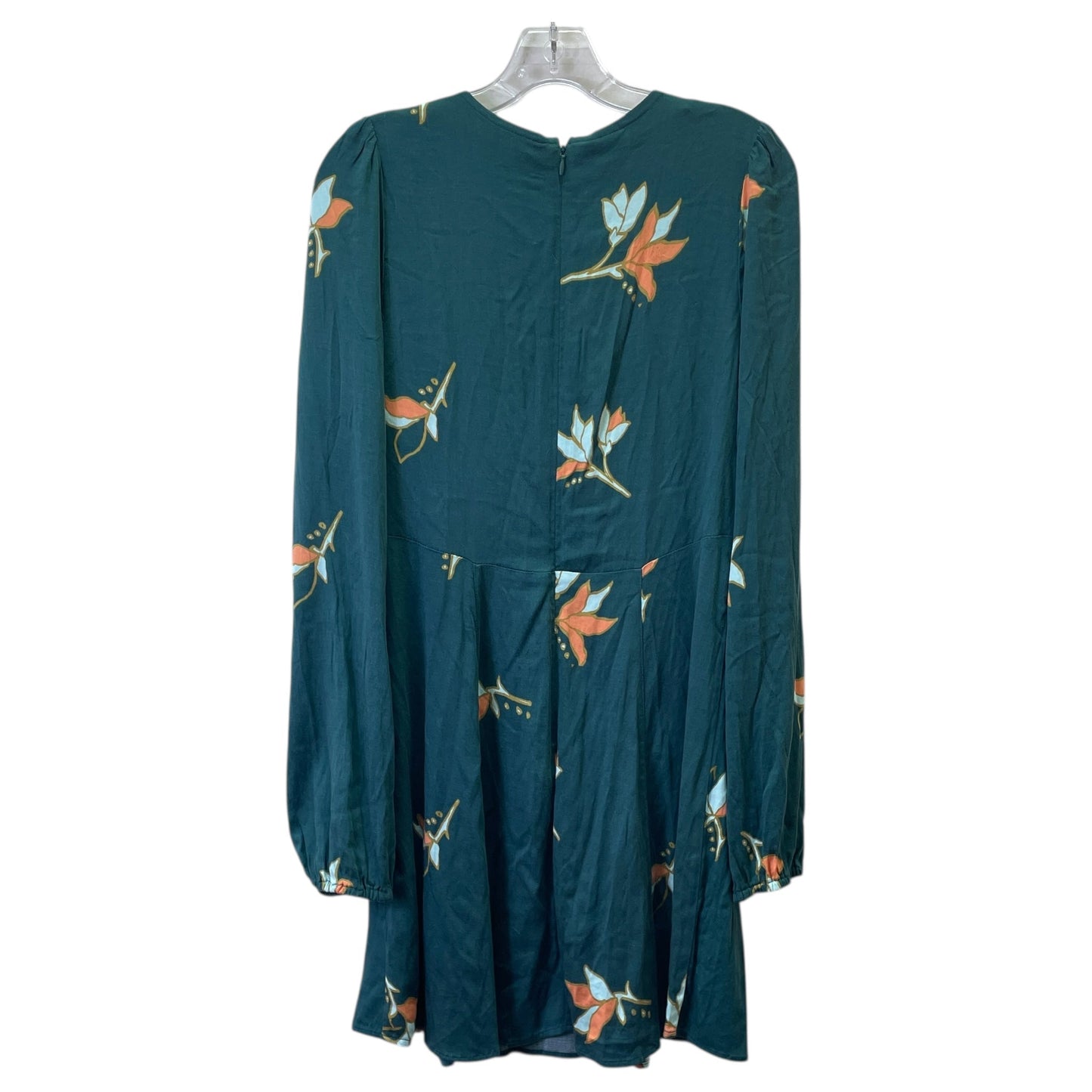 Dress Casual Short By Urban Outfitters In Green, Size:L