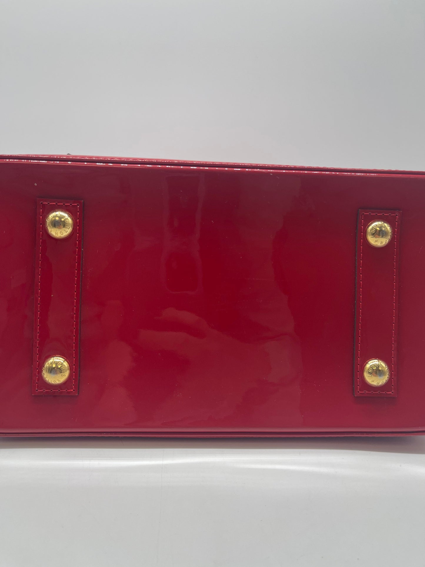 Handbag Luxury Designer By Louis Vuitton, Size: Medium