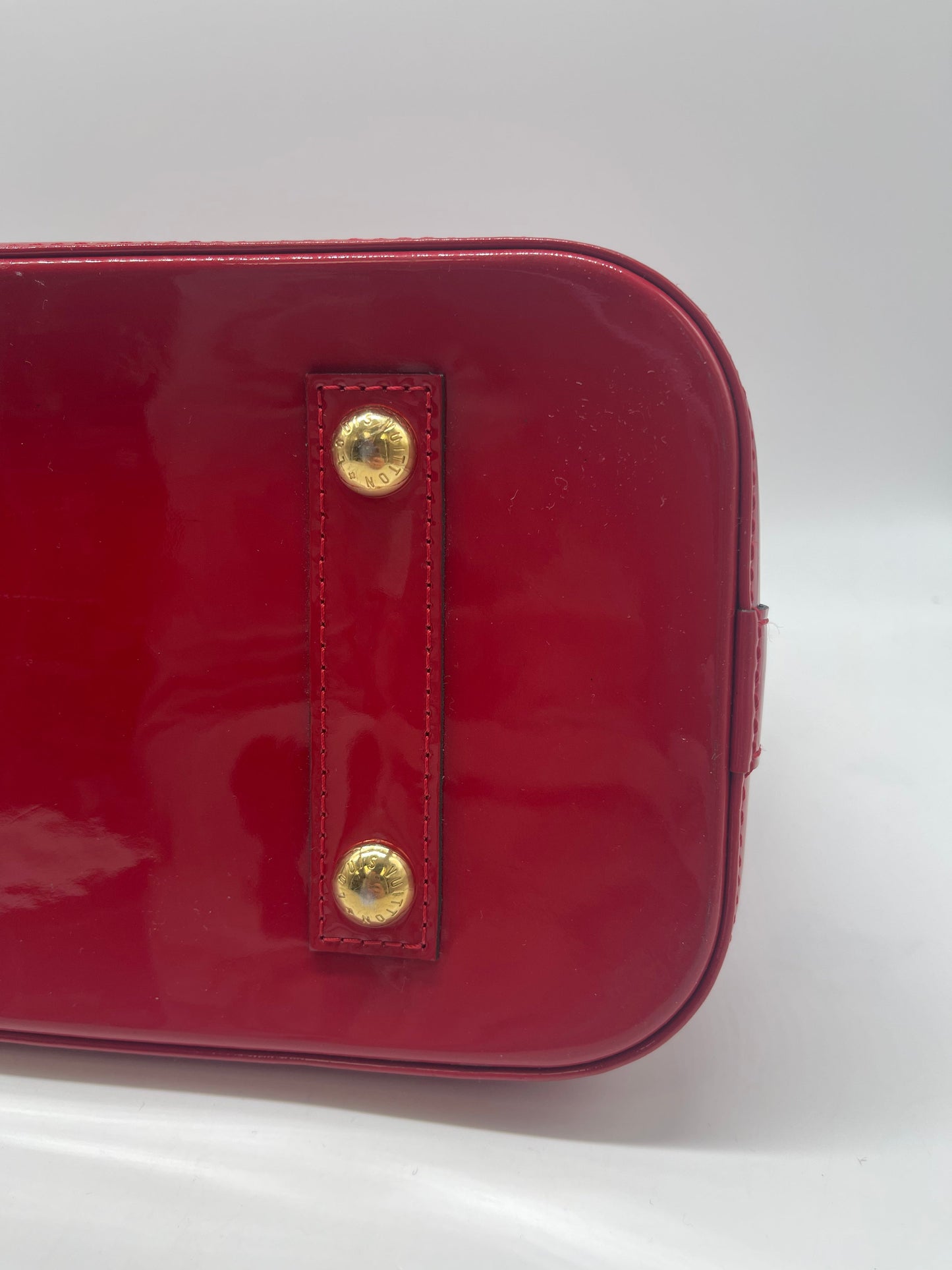 Handbag Luxury Designer By Louis Vuitton, Size: Medium