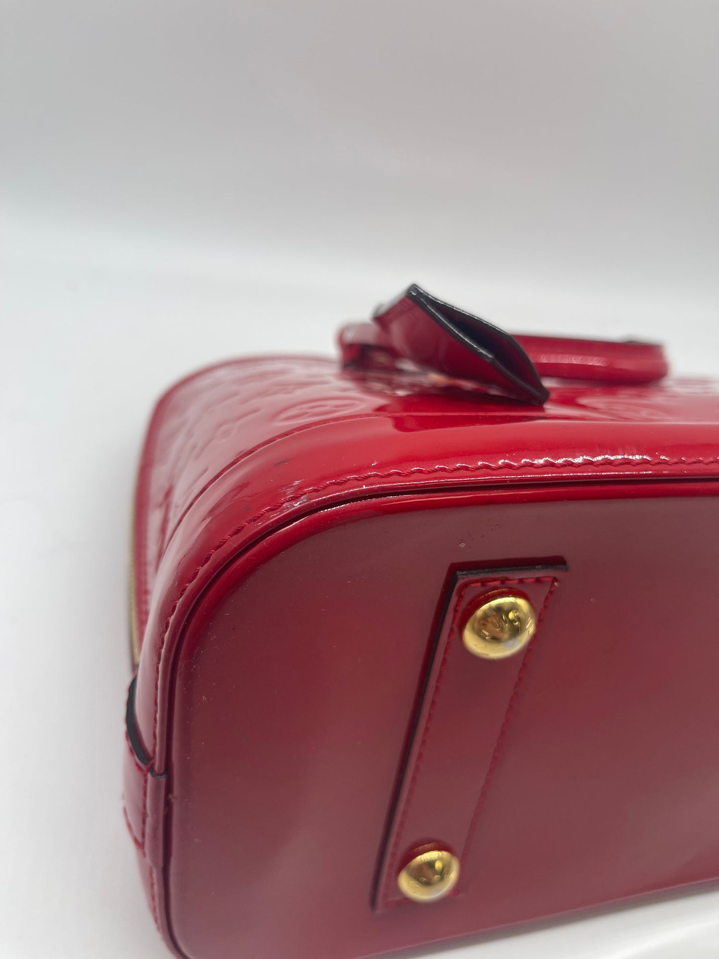 Handbag Luxury Designer By Louis Vuitton, Size: Medium