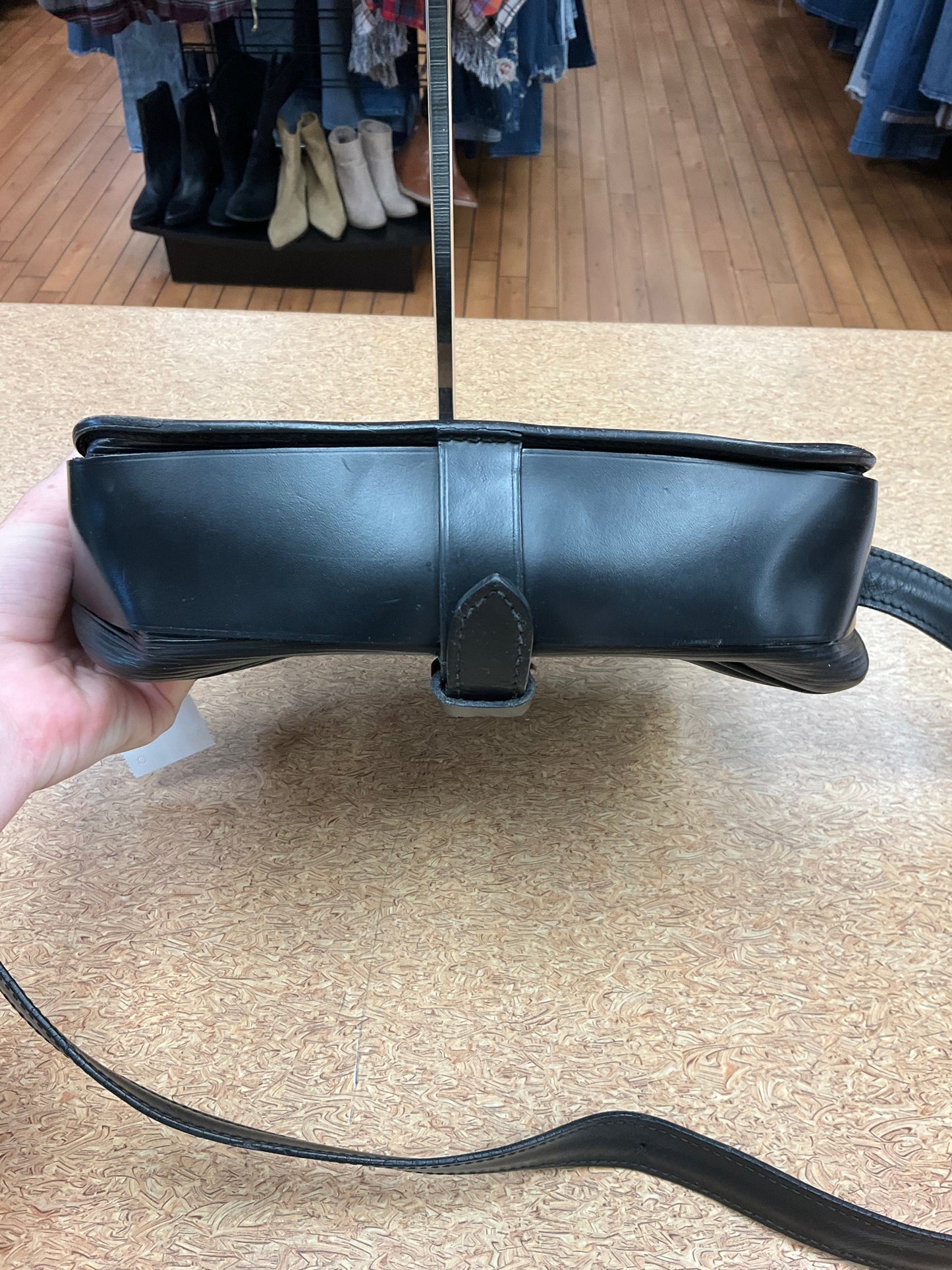 Crossbody Luxury Designer By Louis Vuitton In Black, Size:Small