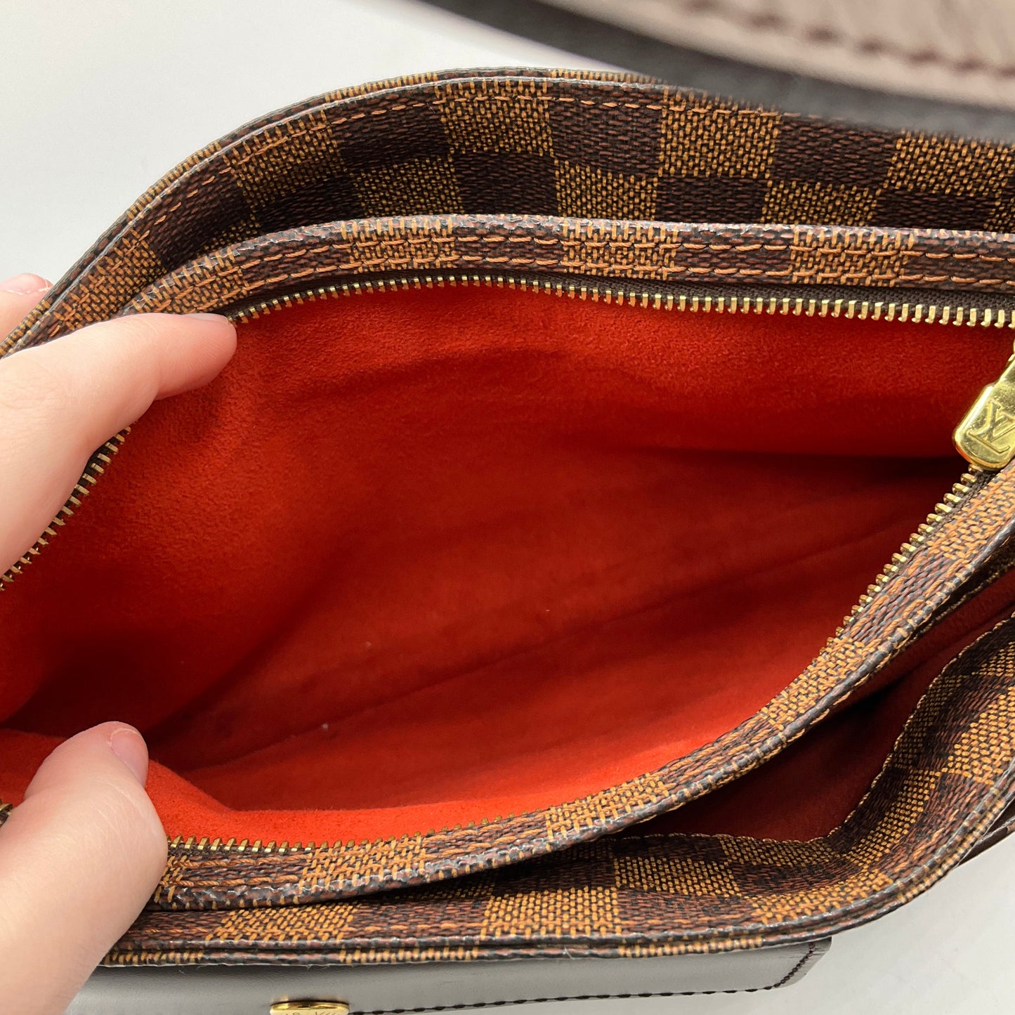 Handbag Luxury Designer By Louis Vuitton, Size: Medium