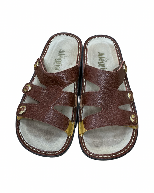 Sandals Flats By Alegria In Brown, Size:5.5