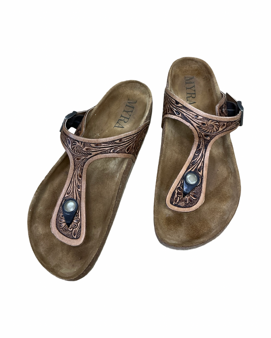 Sandals Flats By Myra In Brown, Size:7