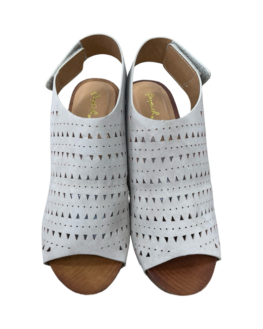 Sandals Heels Kitten By Qupid In Taupe, Size:9