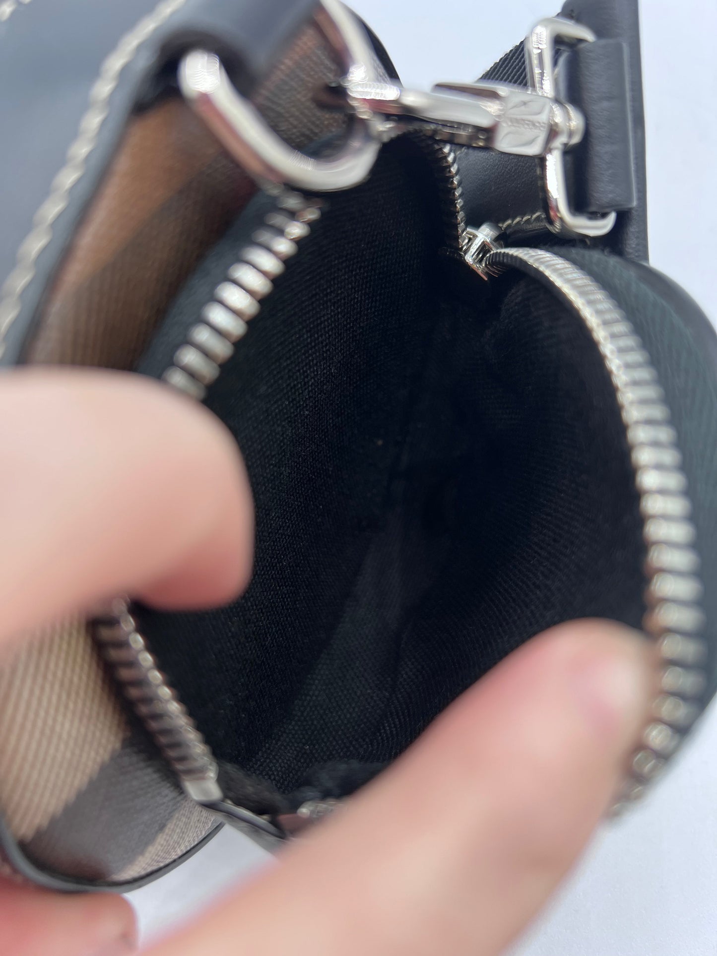 Crossbody Luxury Designer By Burberry In Plaid Pattern, Size:Medium