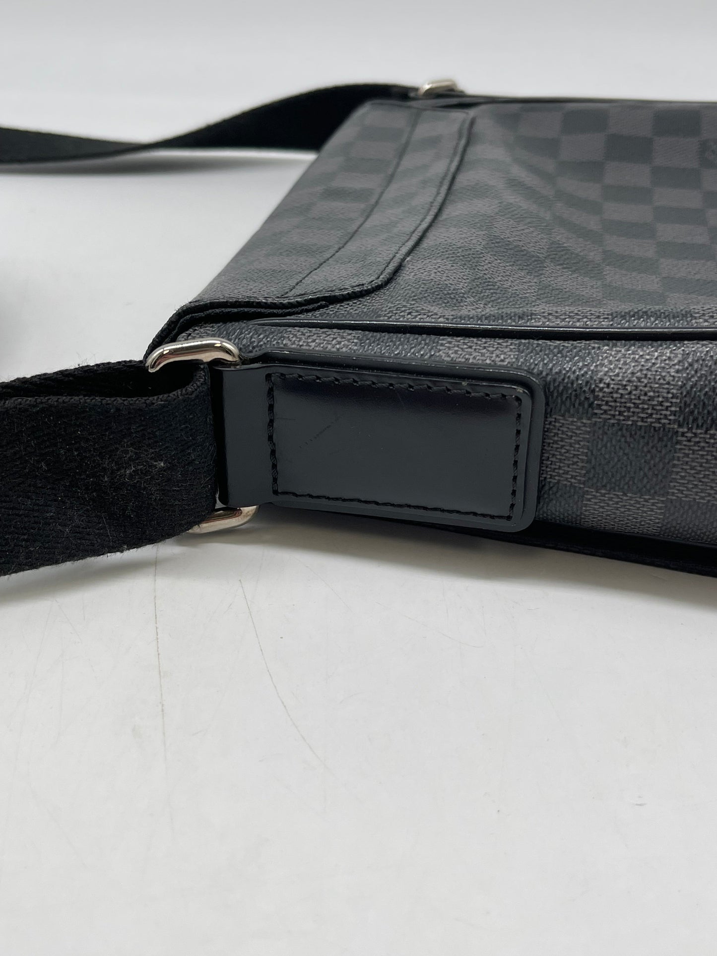 Crossbody Luxury Designer By Louis Vuitton, Size: Large