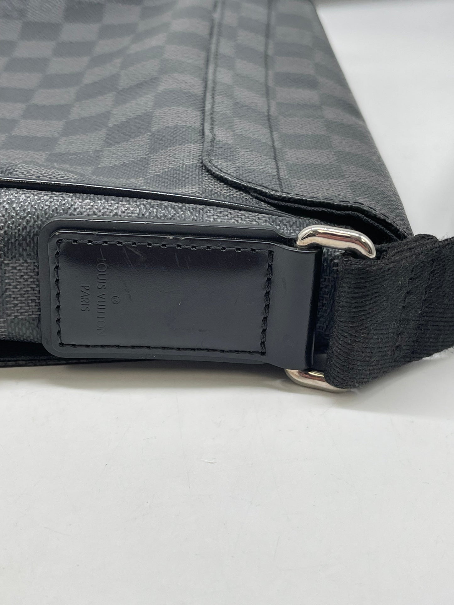 Crossbody Luxury Designer By Louis Vuitton, Size: Large