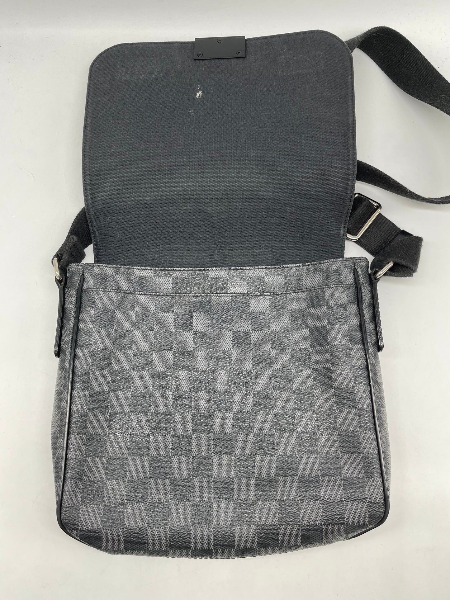 Crossbody Luxury Designer By Louis Vuitton, Size: Large