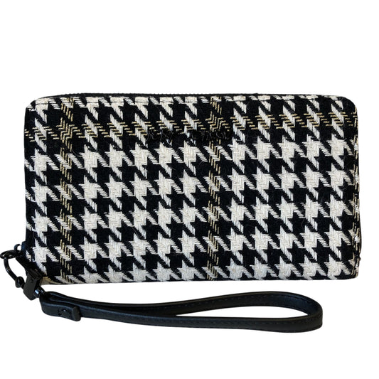 Wristlet By Betsey Johnson In Black & White, Size:Small