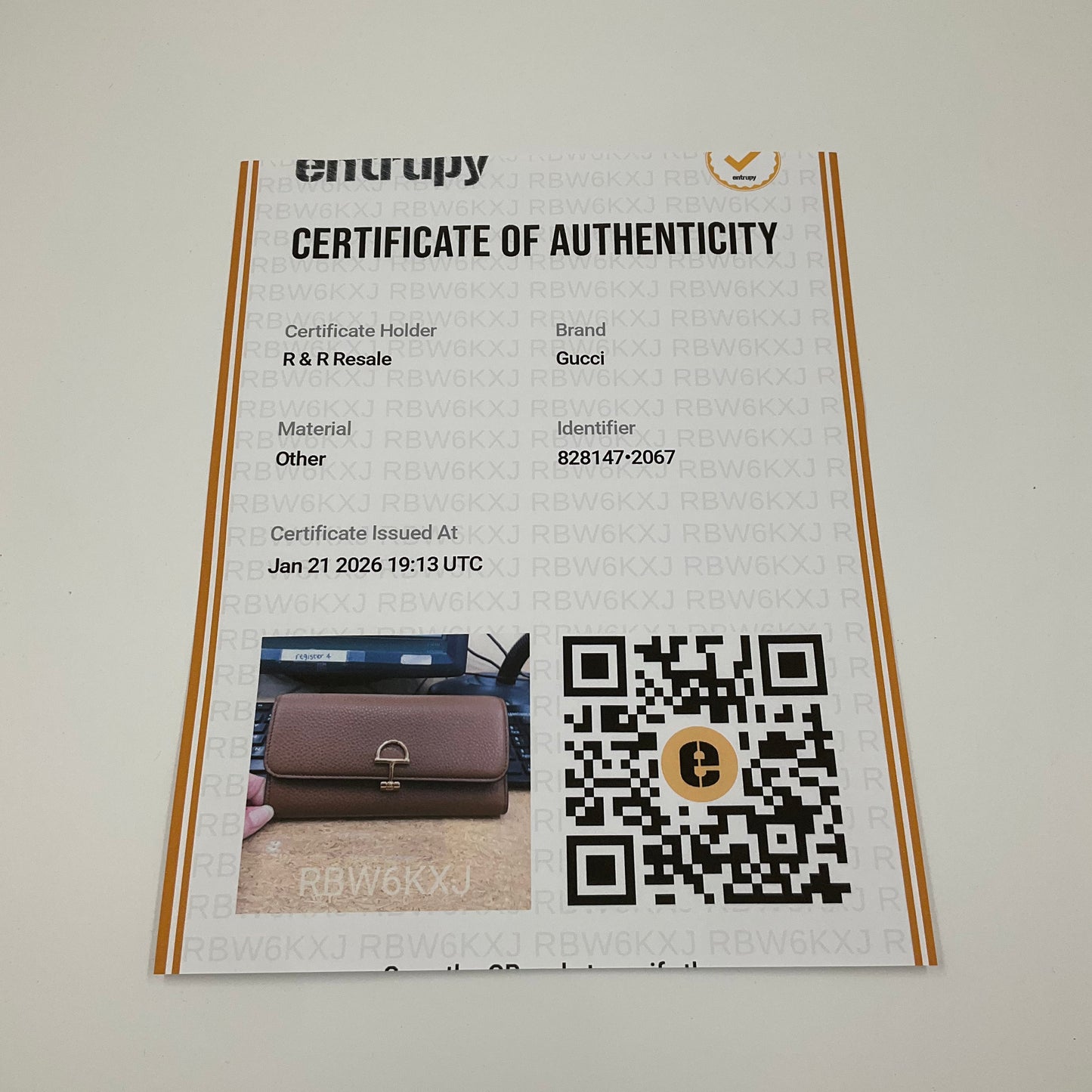 Wallet Luxury Designer By Gucci, Size: Medium