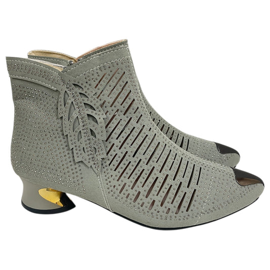 Boots Ankle Heels By Cme In Grey & Silver, Size:7.5