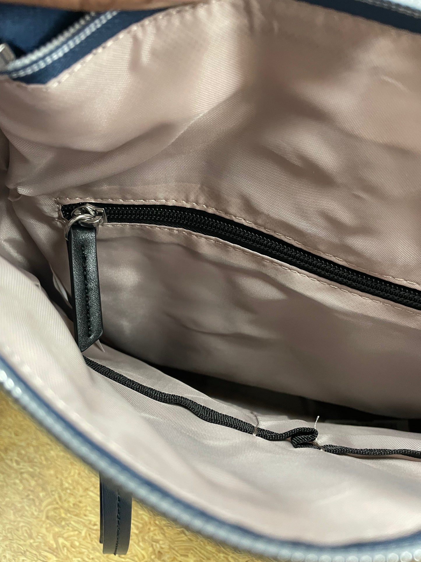 Crossbody By Samsonite, Size: Medium