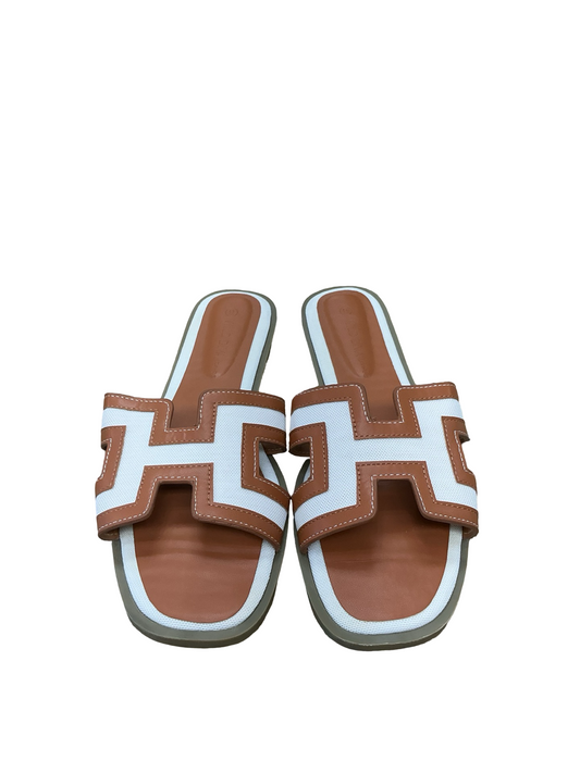 Sandals Flats By Wild Diva In Brown & White, Size:9