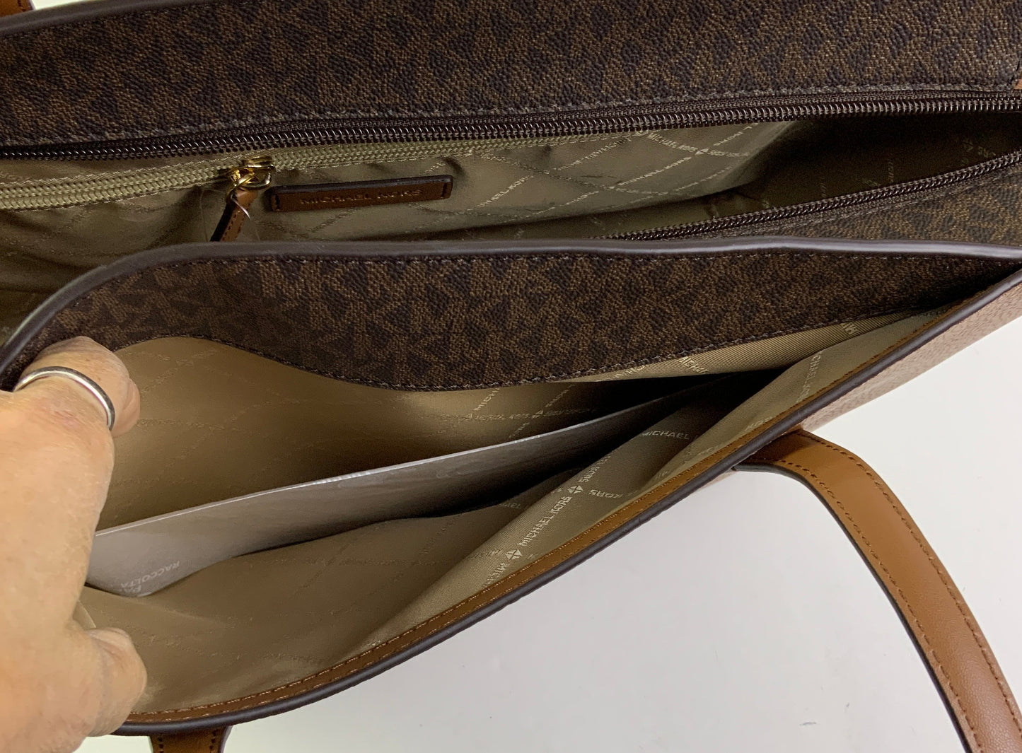 Handbag Designer By Michael Kors In Brown, Size:Large
