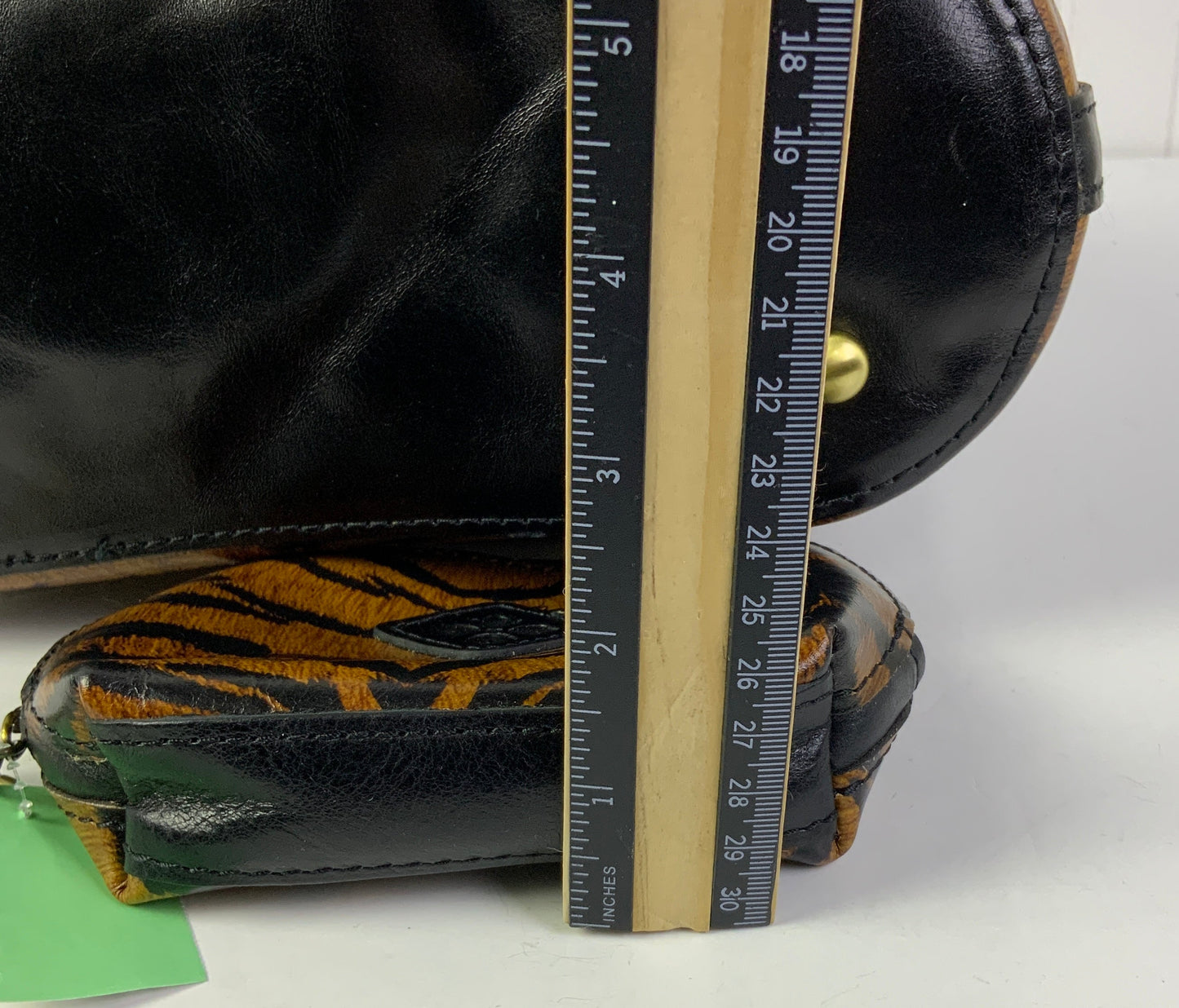Crossbody Designer By Patricia Nash In Animal Print, Size:Large