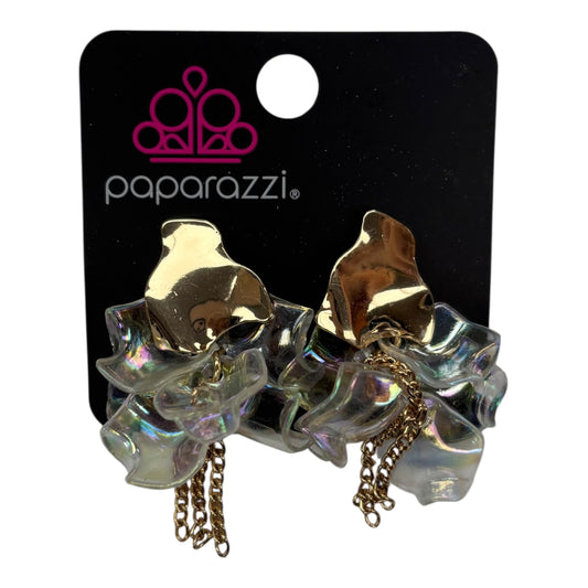 Earrings Dangle/Drop By Paparazzi In Gold