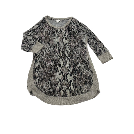 GREY TOP LS by MAURICES Size:XS