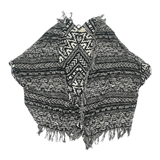 Shawl By Moth In Black & White, Size:M