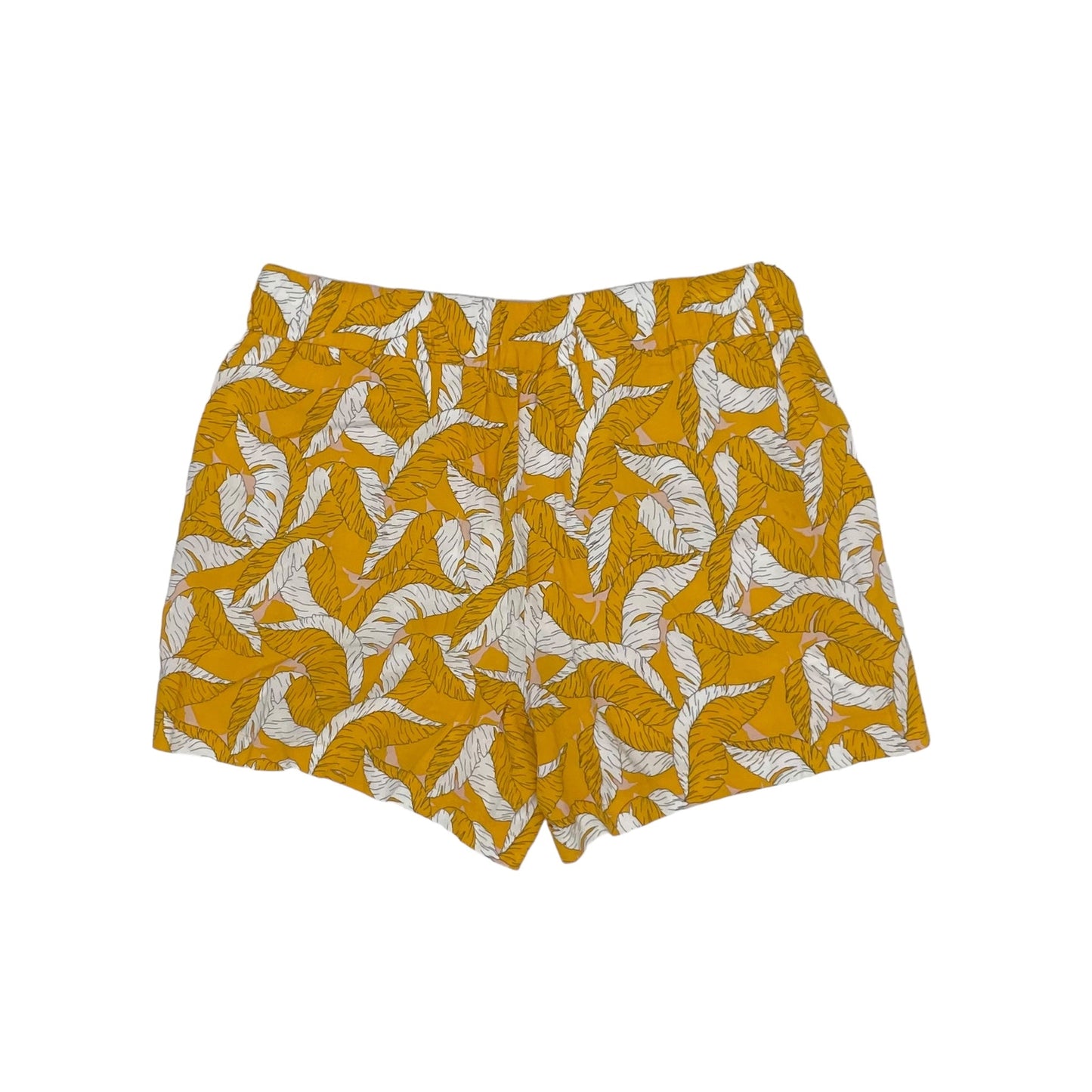 YELLOW NINE WEST SHORTS, Size M