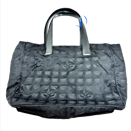 Tote Luxury Designer By Chanel, Size: Medium