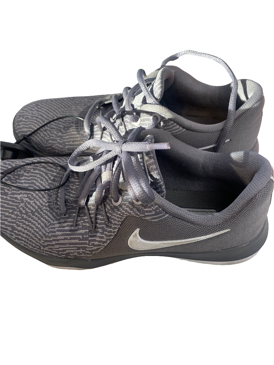 Shoes Athletic By Nike Apparel In Grey, Size: 6