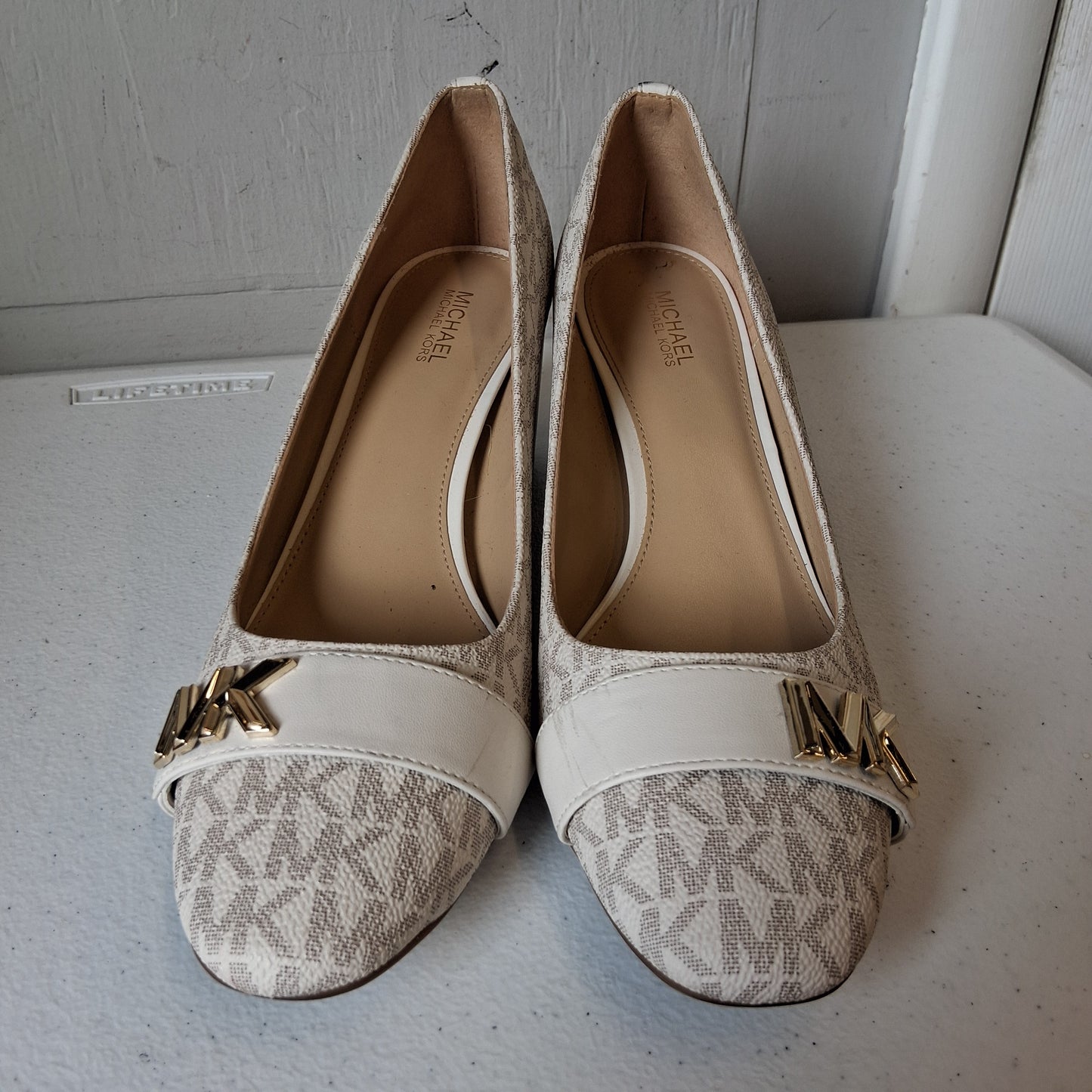 Shoes Designer By Michael Kors In Beige, Size:8