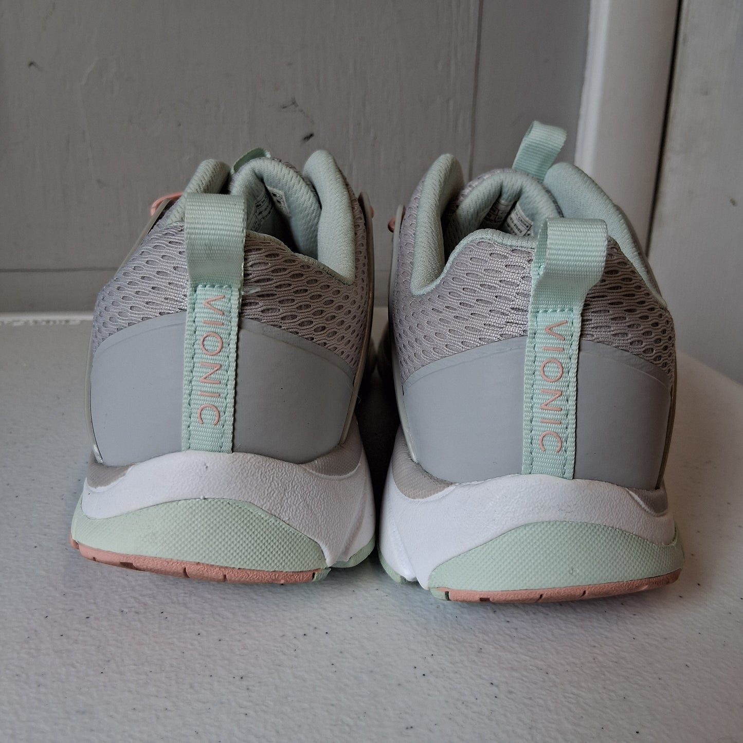 Shoes Athletic By Vionic In Grey, Size:8.5