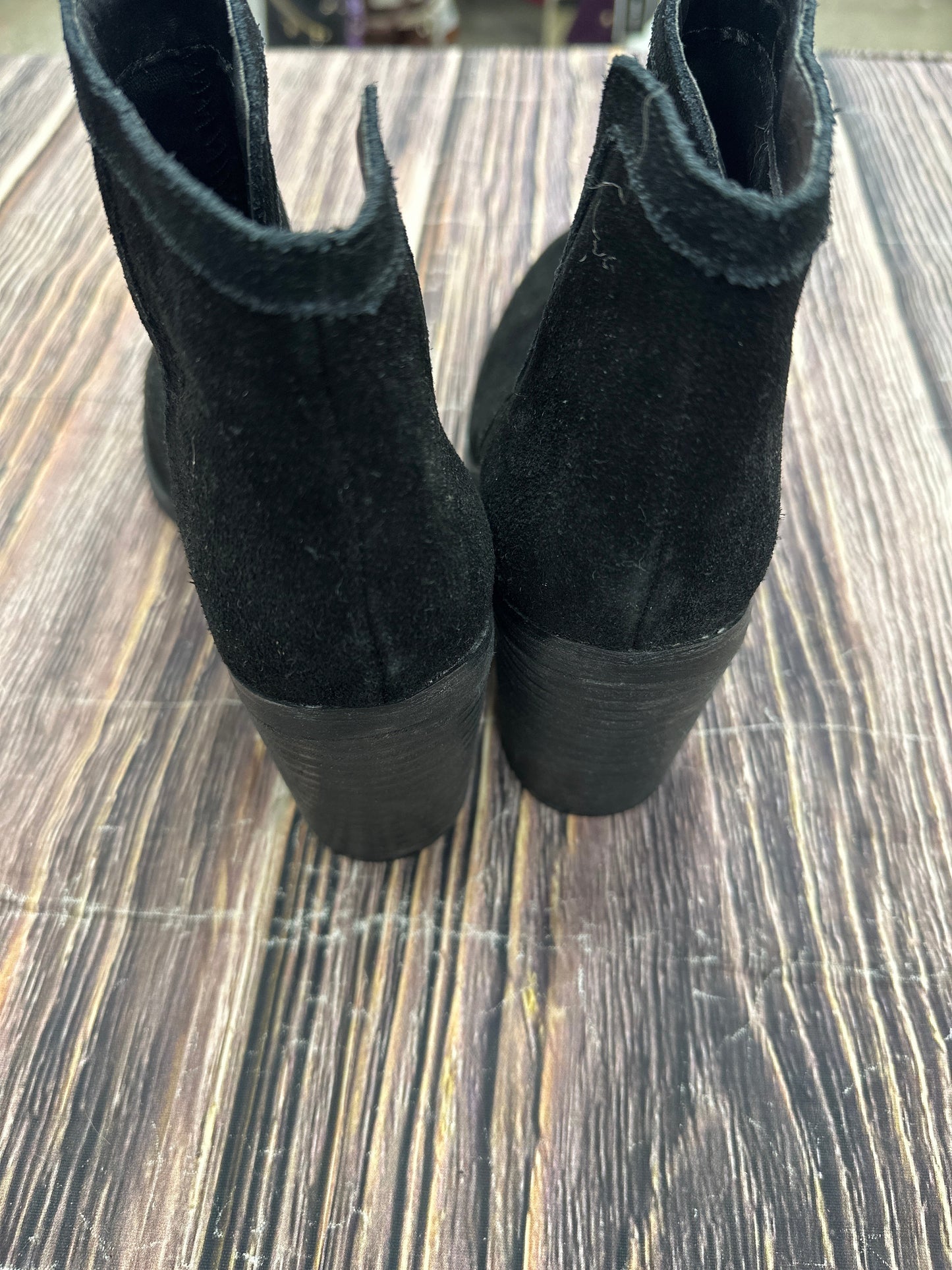 Boots Ankle Heels By Urban Outfitters  Size: 7