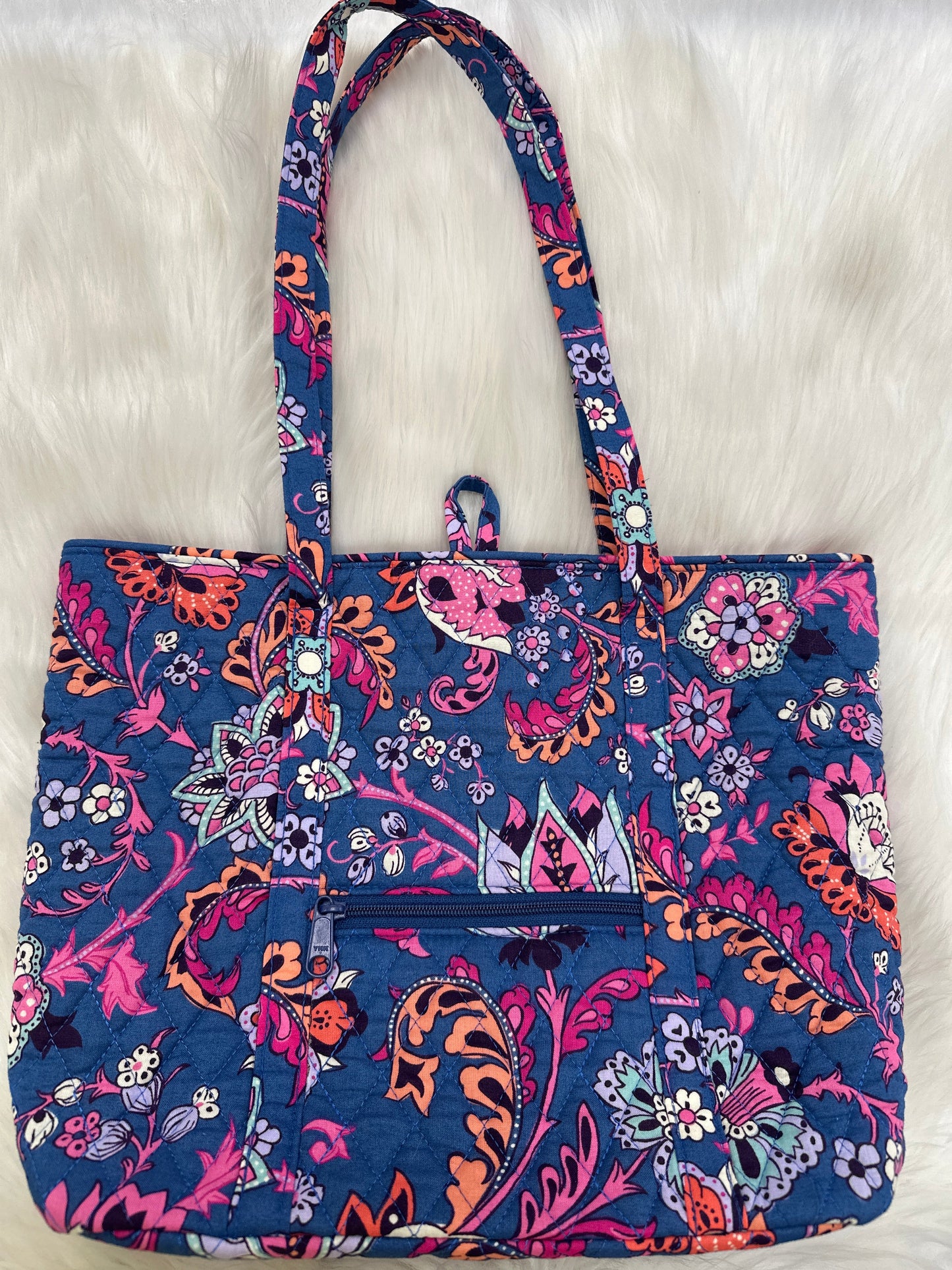 Handbag By Vera Bradley  Size: Medium