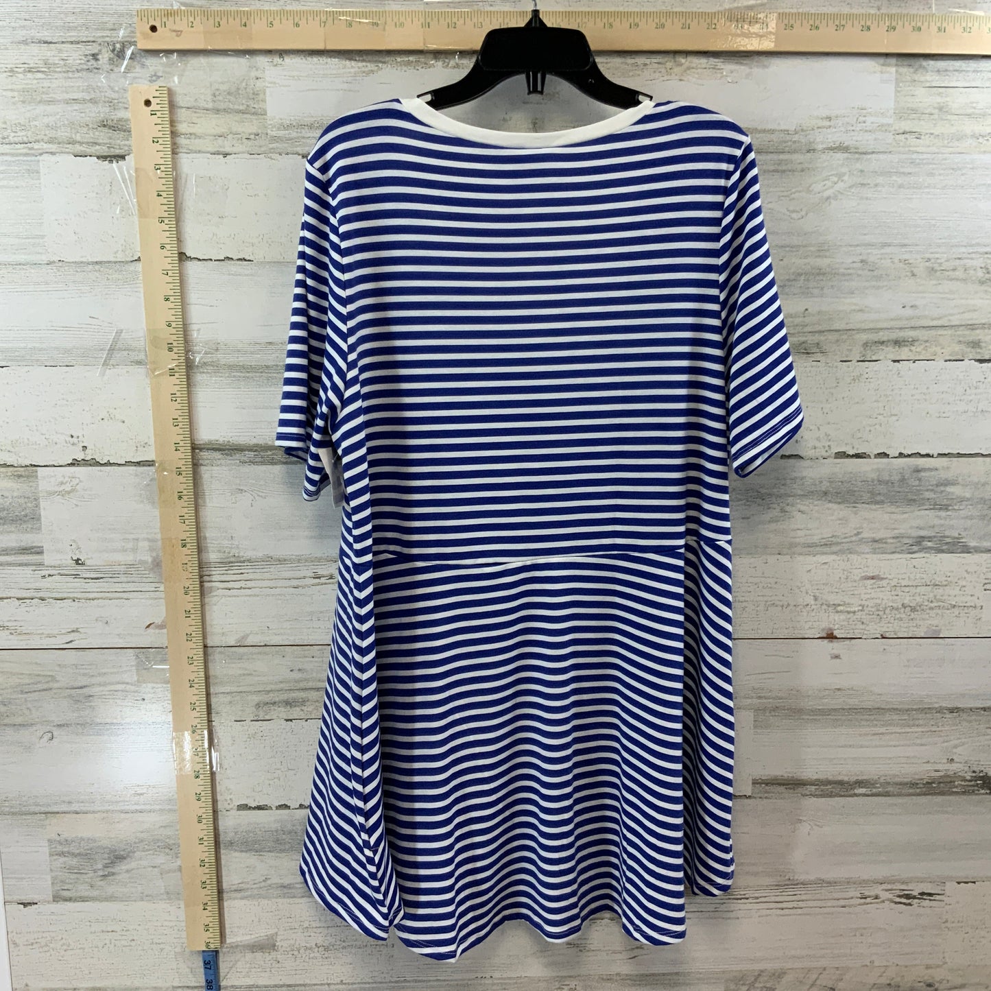 Top Short Sleeve Basic By Lularoe  Size: Xl