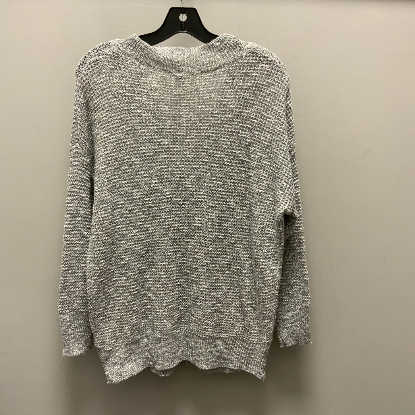 Top Long Sleeve By Entro  Size: L