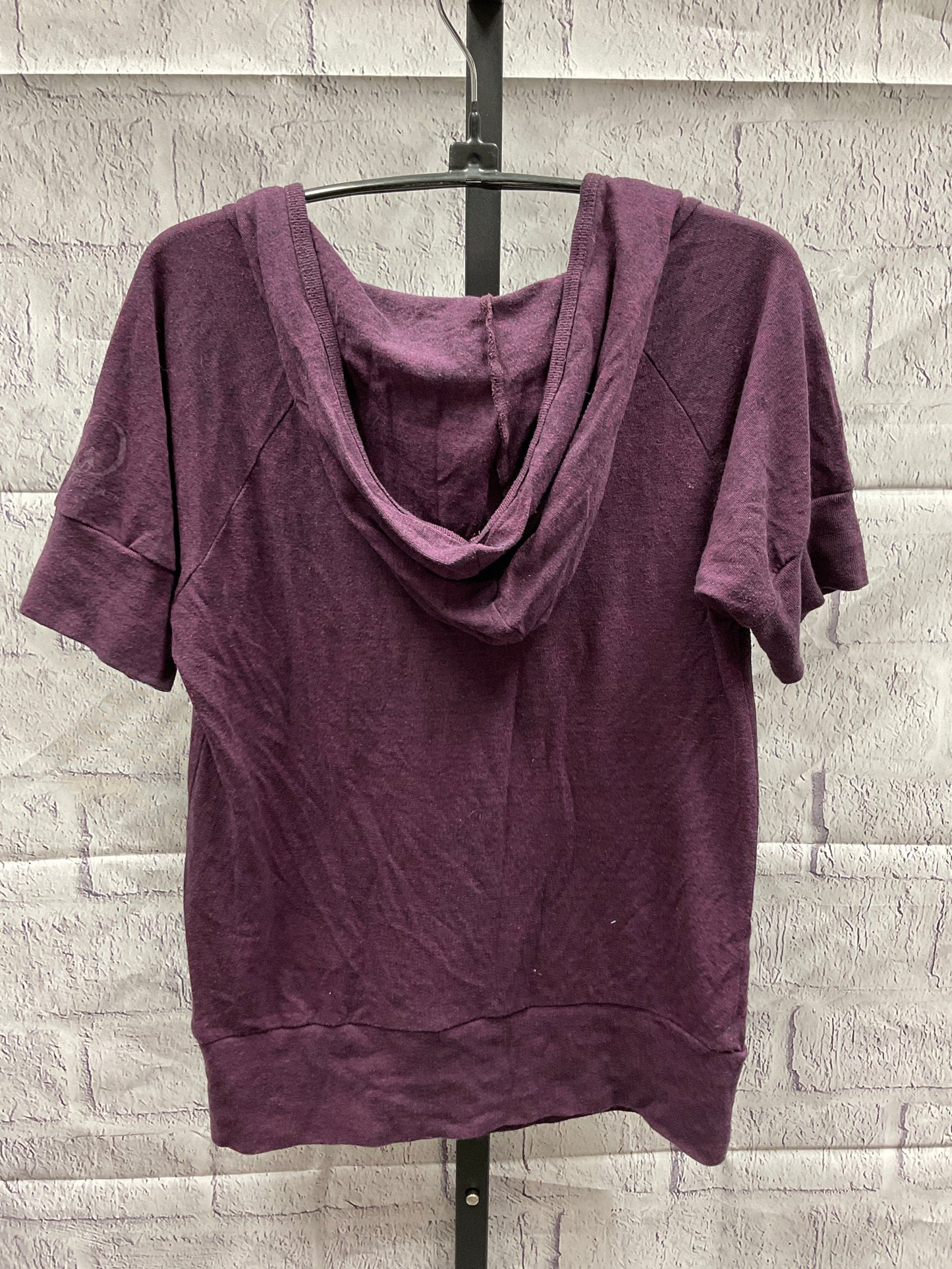 Top Short Sleeve By Clothes Mentor  Size: L