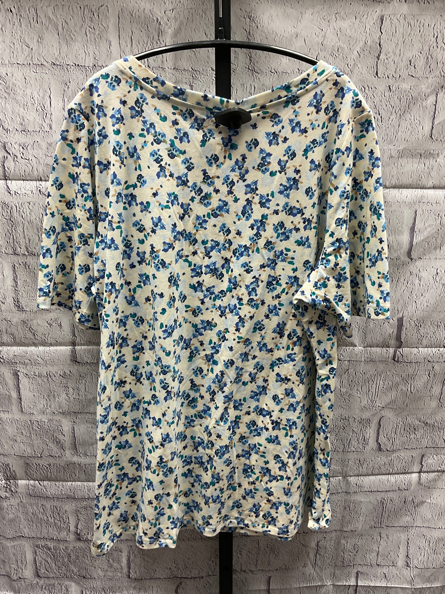 Top Short Sleeve Basic By Lane Bryant  Size: 1x