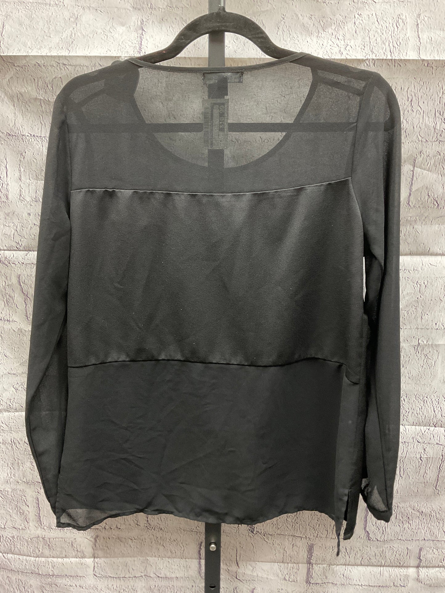 Top Long Sleeve By Clothes Mentor  Size: M